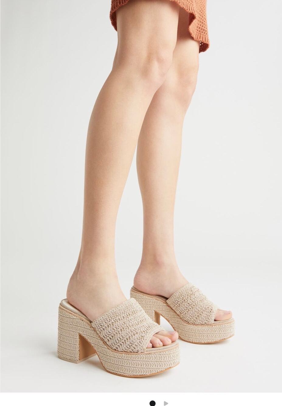 Dolce Vita cream platform woven sandals Size : 8
Size: US 8
Excellent condition